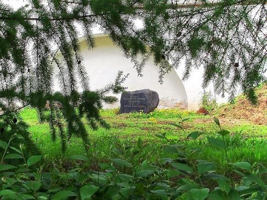 059-Новоспасский-памятник Василию Петровичу Колычеву